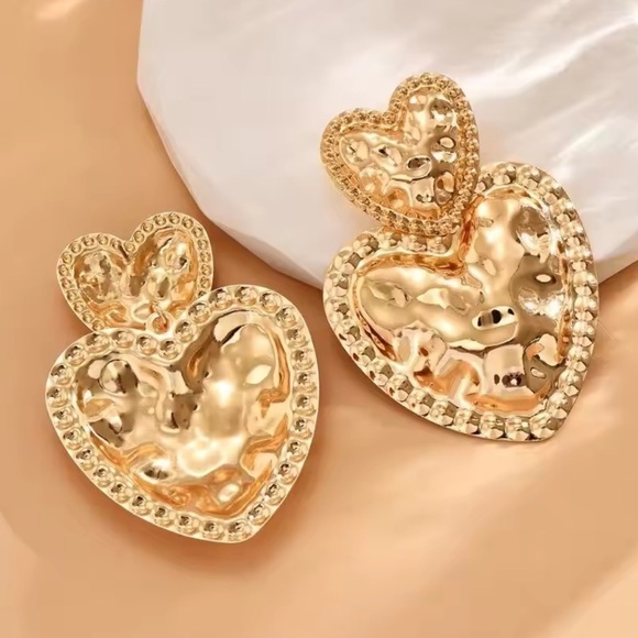 ZARA Heart-Shaped Earrings - Picture 5 of 6